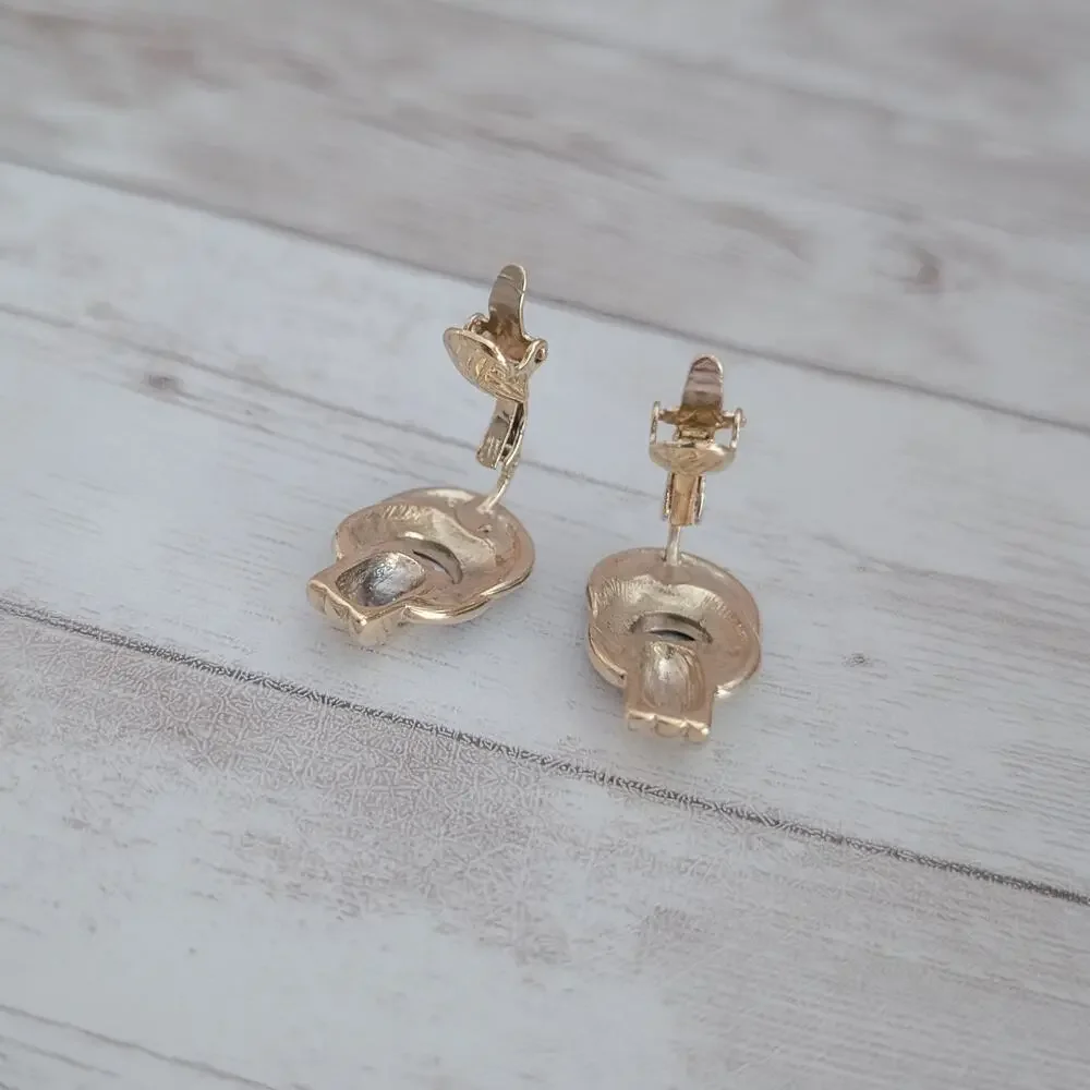 Vintage Trifari Clip On Earrings Gold Tone & Blue Enamel Stylish